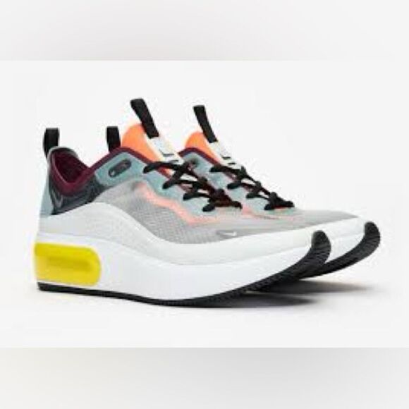 Nike Shoes | 10 - Picture 1 of 5